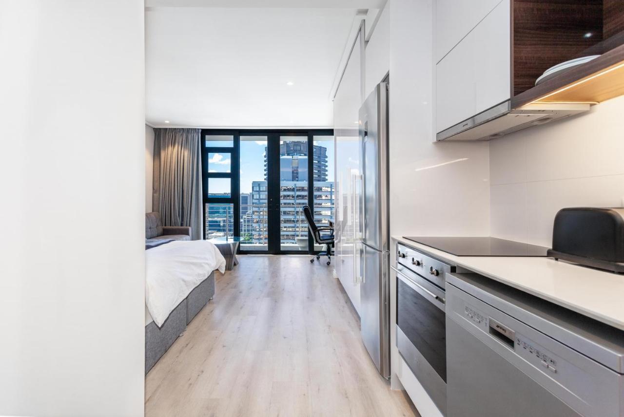 Luxurious 16 On Bree Studio Apartment - Harbour Views Kapstaden Exteriör bild