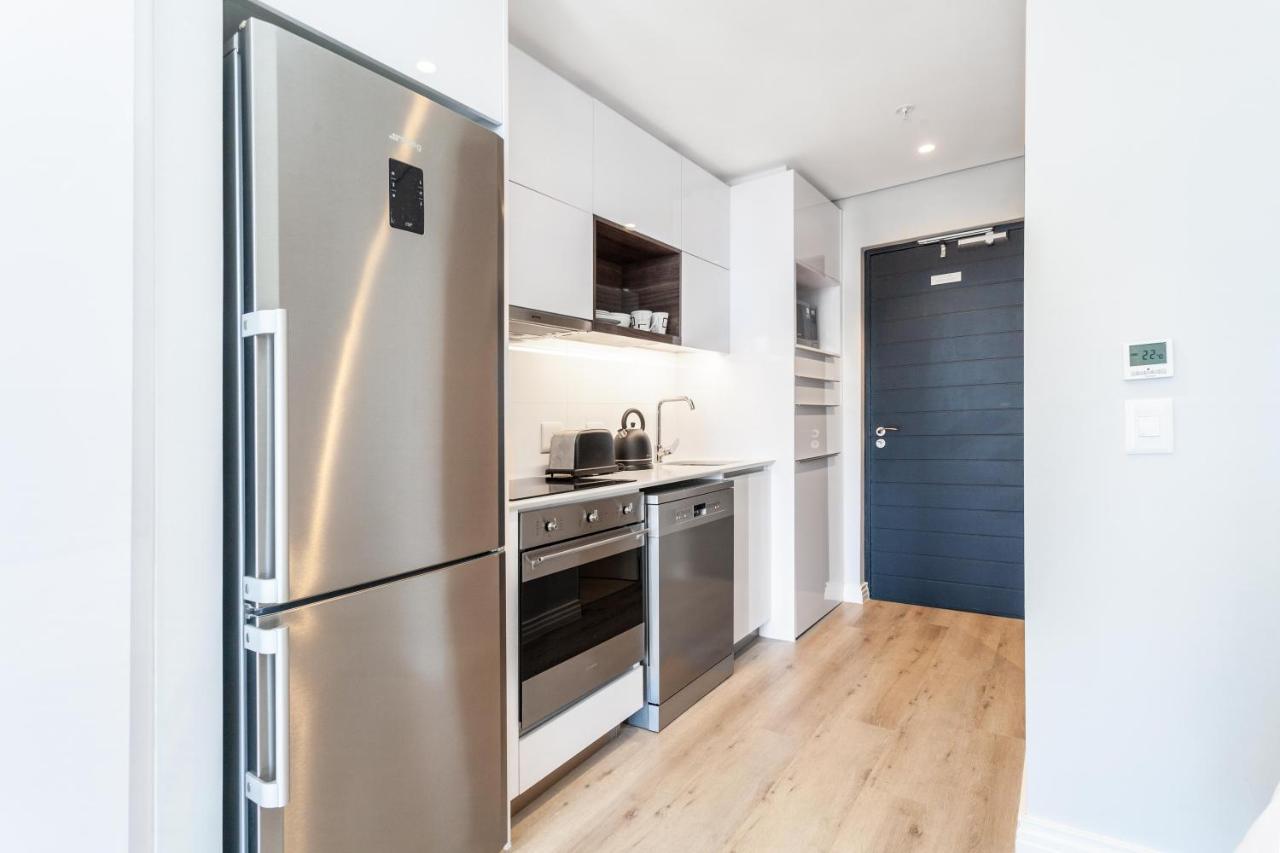 Luxurious 16 On Bree Studio Apartment - Harbour Views Kapstaden Exteriör bild