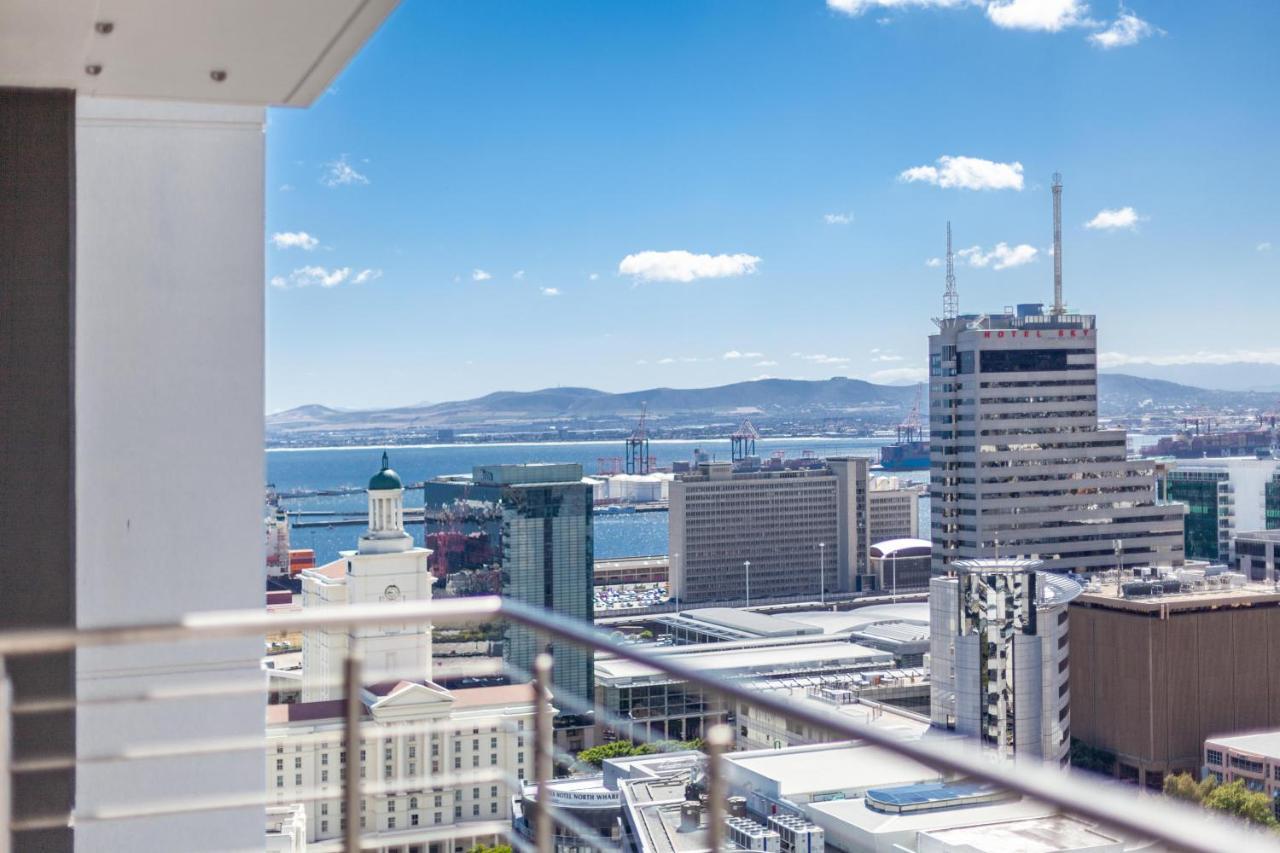 Luxurious 16 On Bree Studio Apartment - Harbour Views Kapstaden Exteriör bild