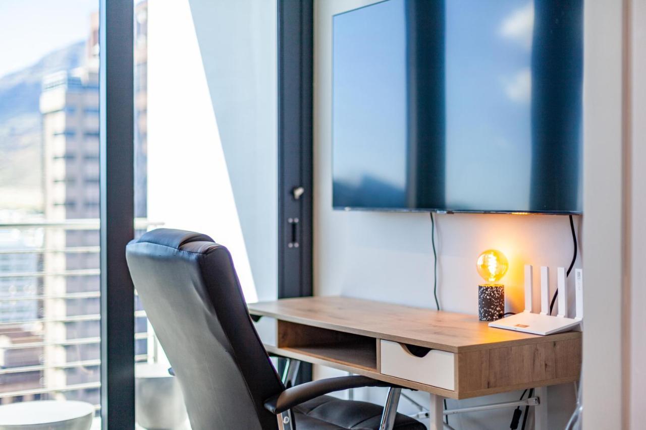 Luxurious 16 On Bree Studio Apartment - Harbour Views Kapstaden Exteriör bild